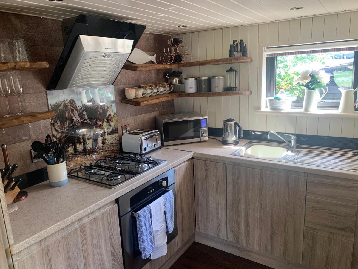 Oak Tree Lodge: Unique 2 Level Shepherd'S Hut: Dartmouth Exterior foto