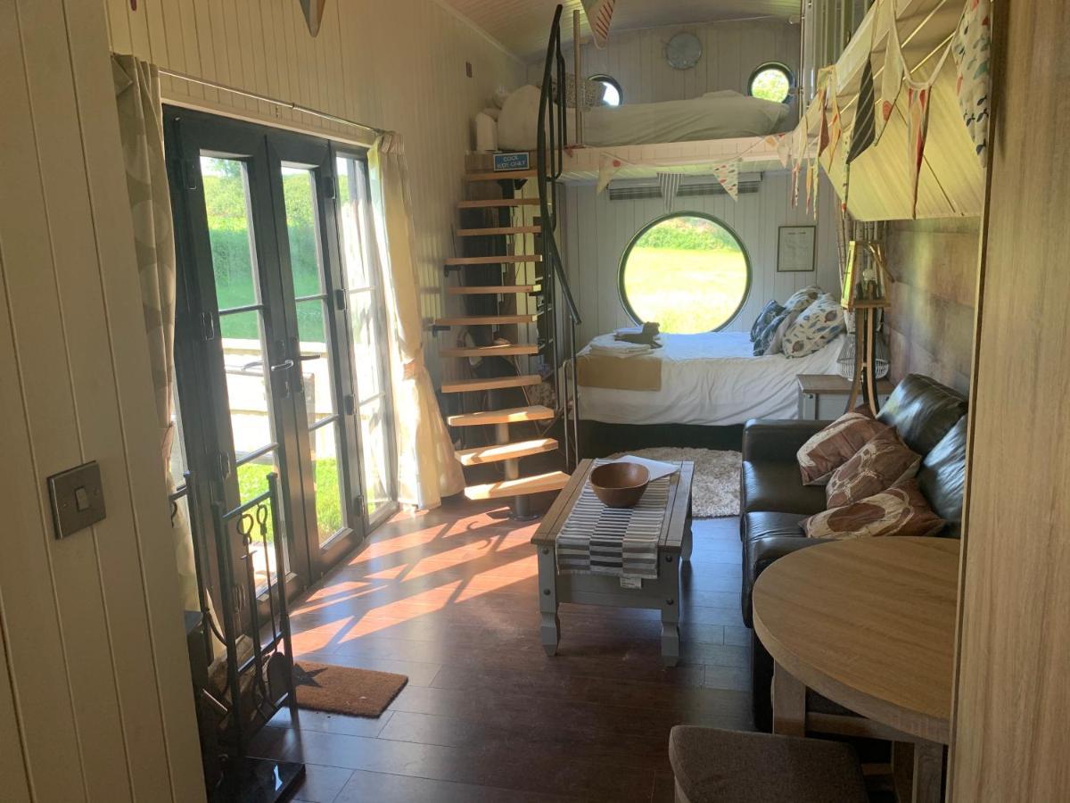 Oak Tree Lodge: Unique 2 Level Shepherd'S Hut: Dartmouth Exterior foto