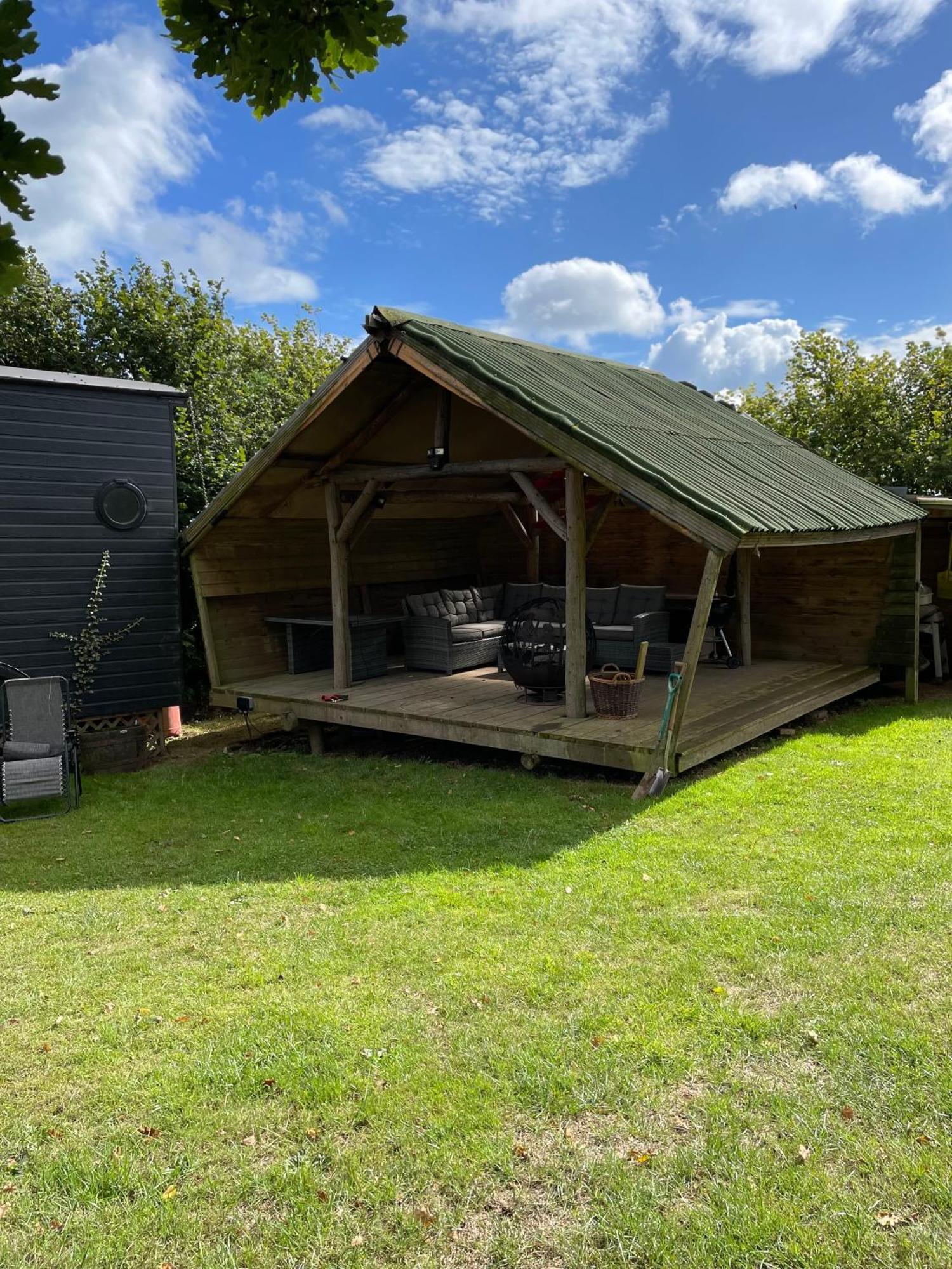 Oak Tree Lodge: Unique 2 Level Shepherd'S Hut: Dartmouth Exterior foto